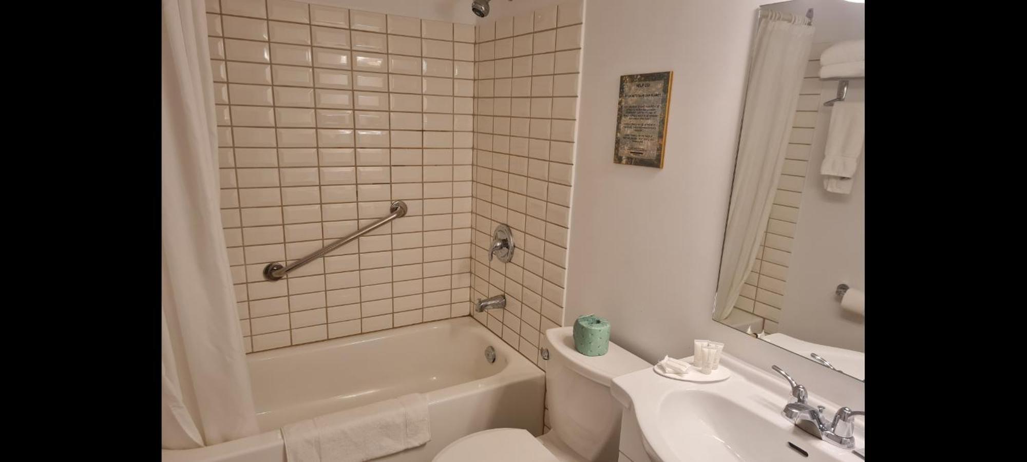 The Inn At Lock Seven Thorold ภายนอก รูปภาพ
