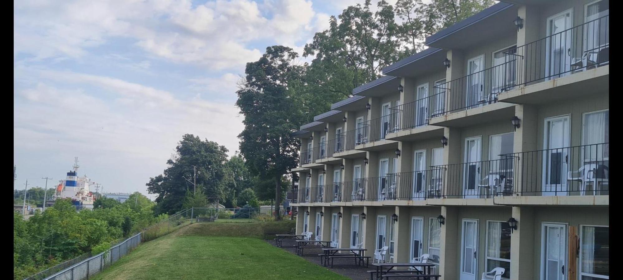 The Inn At Lock Seven Thorold ภายนอก รูปภาพ