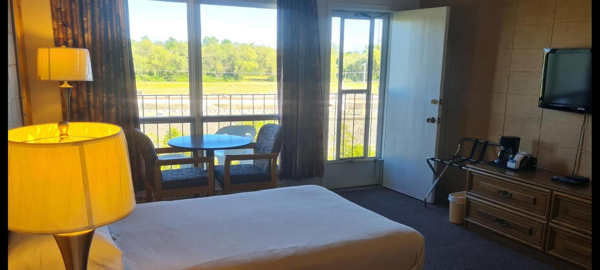 The Inn At Lock Seven Thorold ภายนอก รูปภาพ